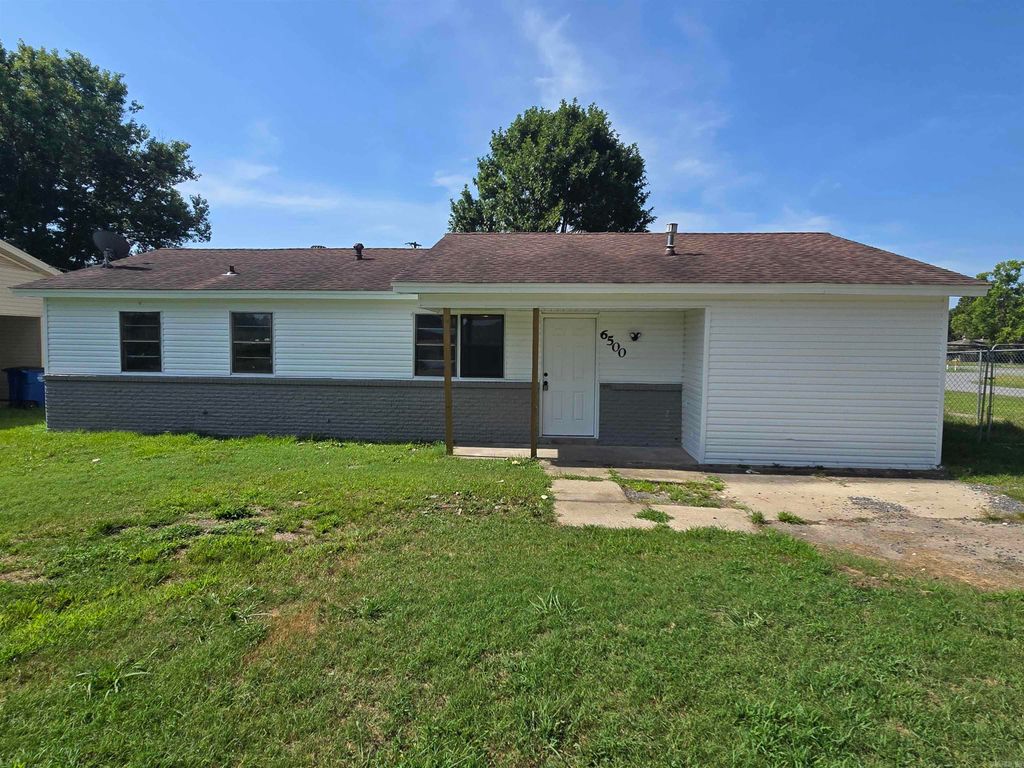 6500 Medford Ln, North Little Rock, AR 72117