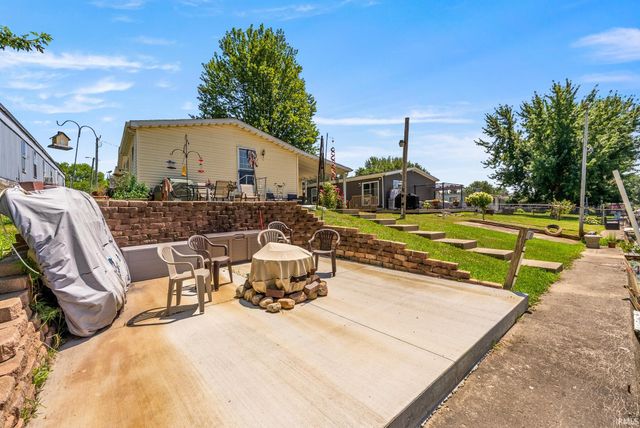 11 Ems B6a Lane, Leesburg, IN 46538