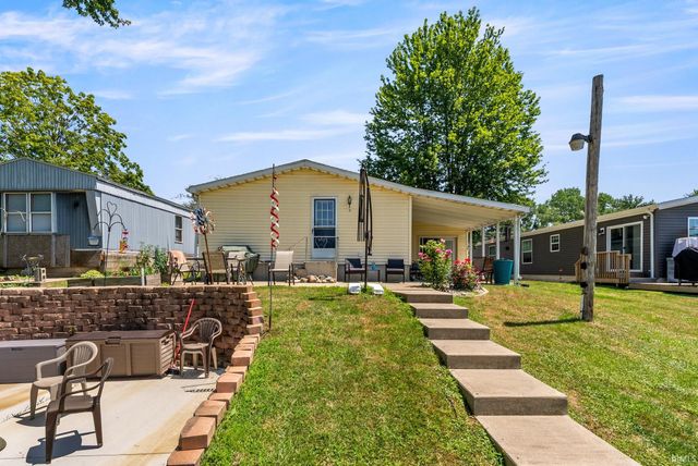 11 Ems B6a Lane, Leesburg, IN 46538