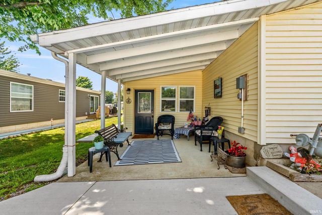 11 Ems B6a Lane, Leesburg, IN 46538