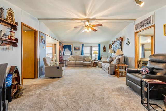 11 Ems B6a Lane, Leesburg, IN 46538