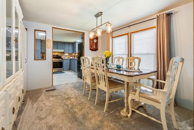 11 Ems B6a Lane, Leesburg, IN 46538