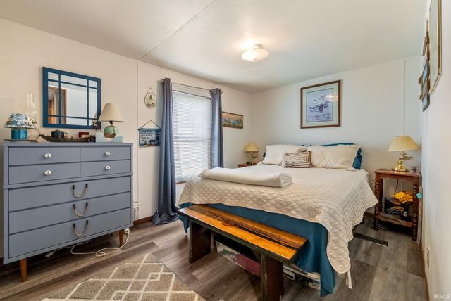 11 Ems B6a Lane, Leesburg, IN 46538