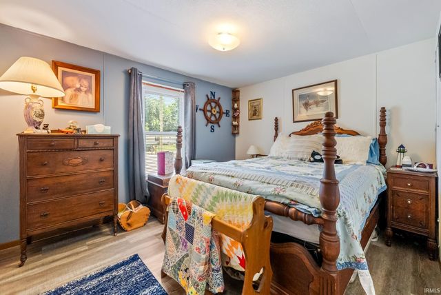 11 Ems B6a Lane, Leesburg, IN 46538