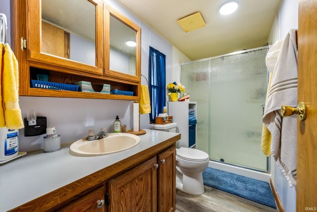 11 Ems B6a Lane, Leesburg, IN 46538