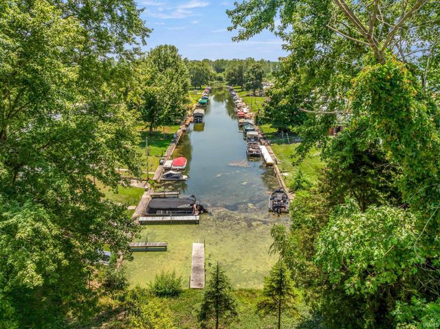 11 Ems B6a Lane, Leesburg, IN 46538