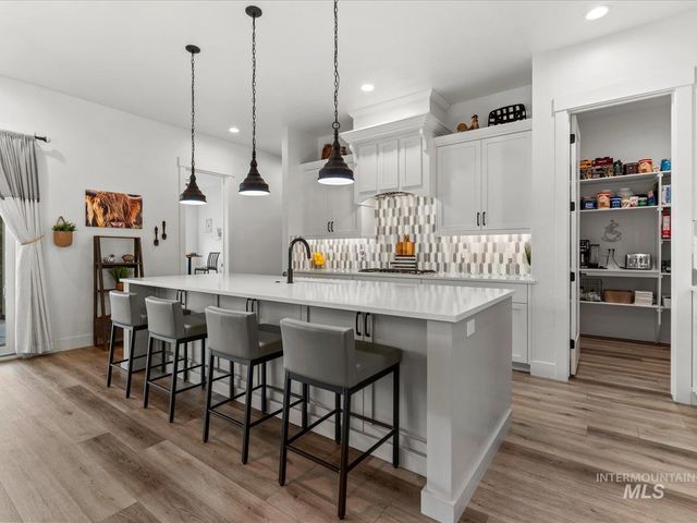 6278 Chateau Ct, Star, ID 83669