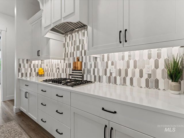 6278 Chateau Ct, Star, ID 83669