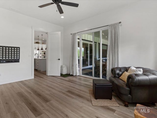 6278 Chateau Ct, Star, ID 83669