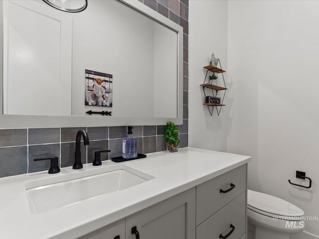 6278 Chateau Ct, Star, ID 83669