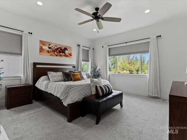 6278 Chateau Ct, Star, ID 83669