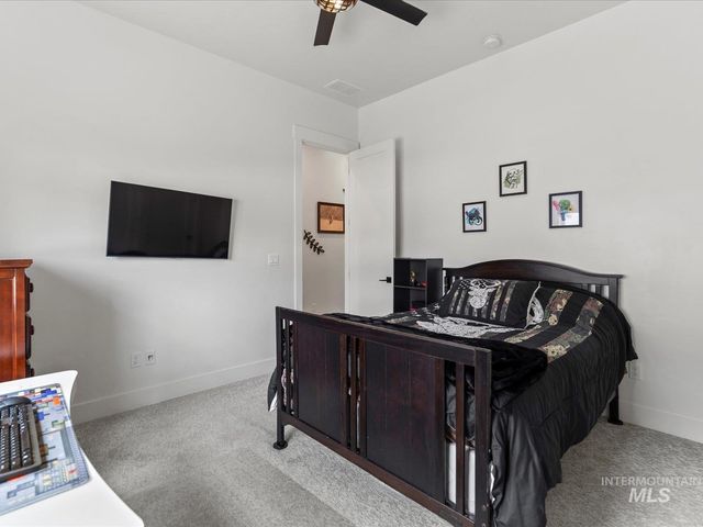 6278 Chateau Ct, Star, ID 83669