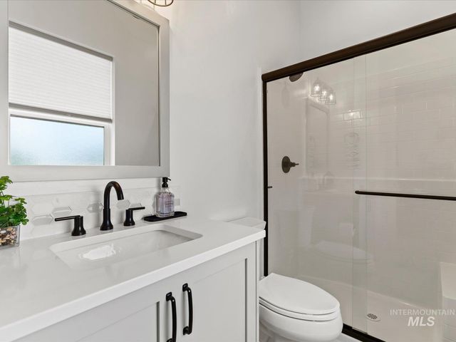 6278 Chateau Ct, Star, ID 83669