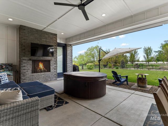 6278 Chateau Ct, Star, ID 83669