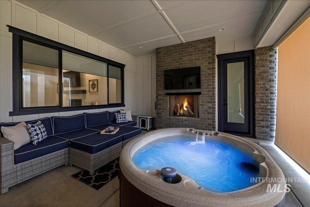 6278 Chateau Ct, Star, ID 83669