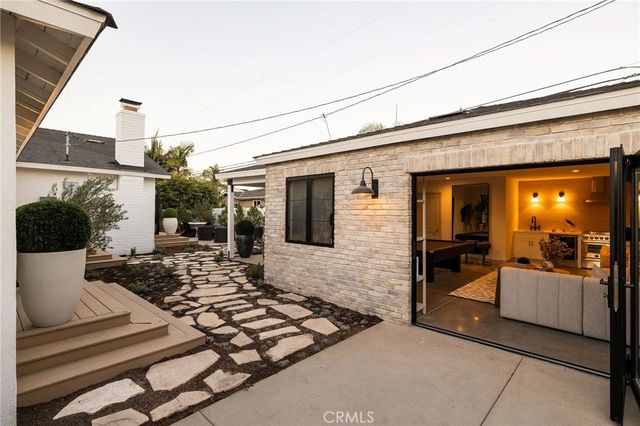 2608 Fairway, Costa Mesa, CA 92627