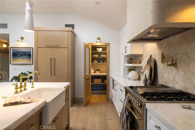 2608 Fairway, Costa Mesa, CA 92627