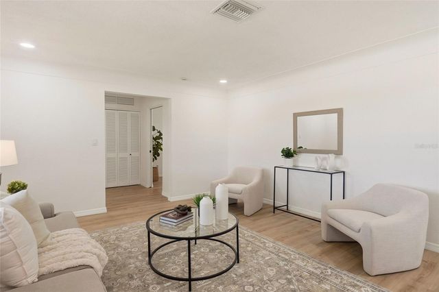 6721 13TH AVENUE N, St Petersburg, FL 33710