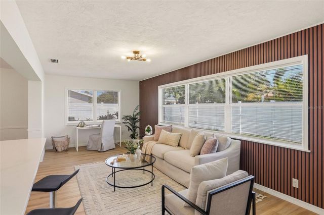 6721 13TH AVENUE N, St Petersburg, FL 33710