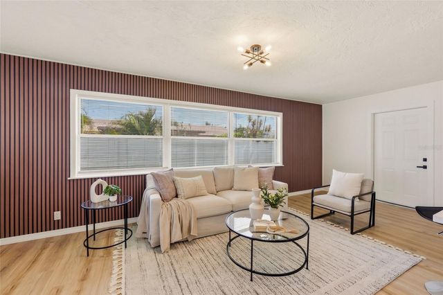 6721 13TH AVENUE N, St Petersburg, FL 33710