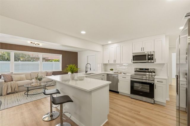 6721 13TH AVENUE N, St Petersburg, FL 33710