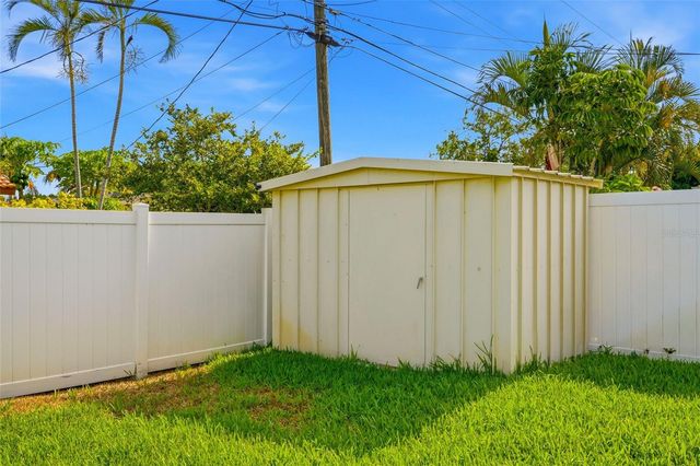 6721 13TH AVENUE N, St Petersburg, FL 33710