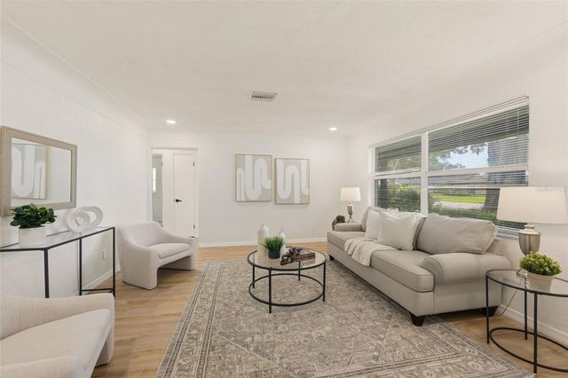 6721 13TH AVENUE N, St Petersburg, FL 33710