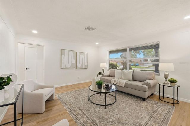 6721 13TH AVENUE N, St Petersburg, FL 33710