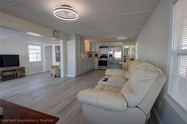 8065 Von Maxcy Road, Sebring, FL 33870