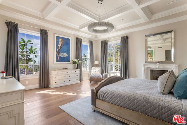 1460 N Doheny Drive, Los Angeles, CA 90069