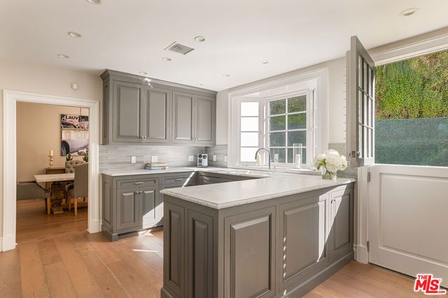 1460 N Doheny Drive, Los Angeles, CA 90069