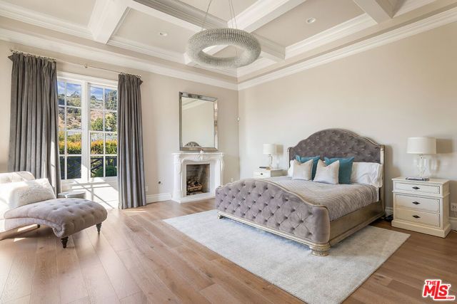 1460 N Doheny Drive, Los Angeles, CA 90069
