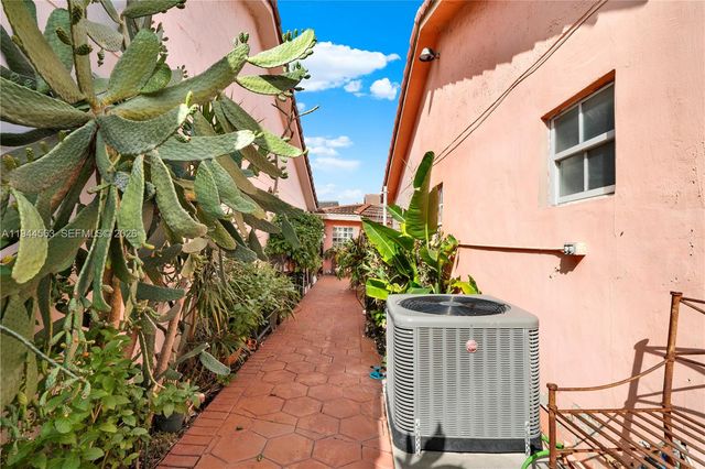 14643 SW 51st St REAR, Miami, FL 33175