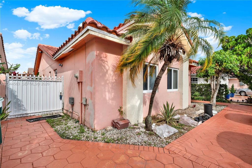 14643 SW 51st St REAR, Miami, FL 33175