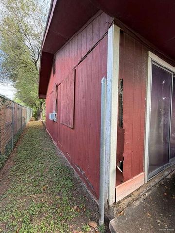 622 E Fannin Avenue, Alamo, TX 78516