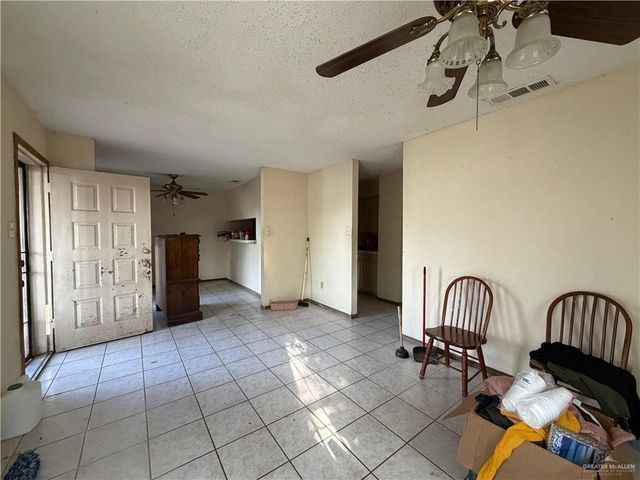 622 E Fannin Avenue, Alamo, TX 78516