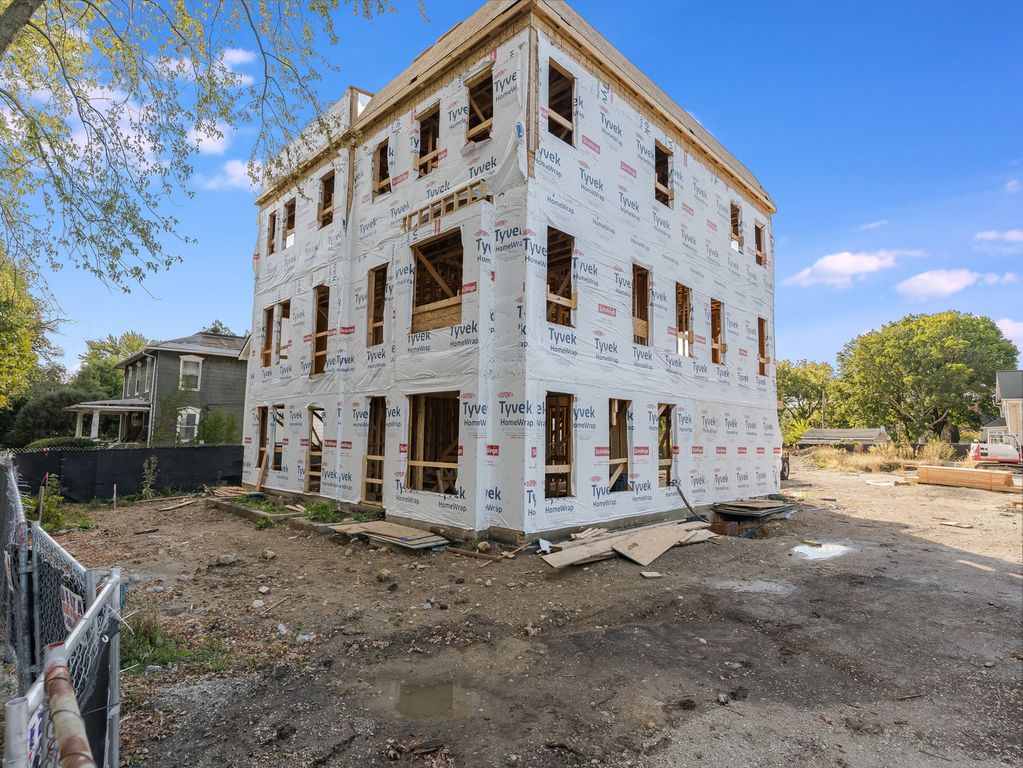 328 4th Street, Naperville, IL 60540