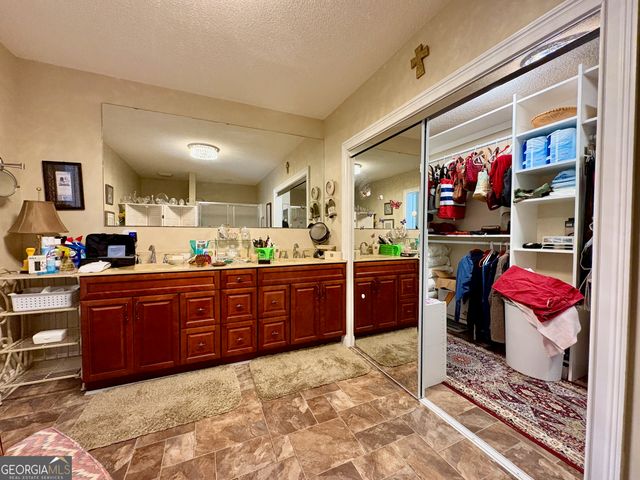 205 White Road, Byron, GA 31008