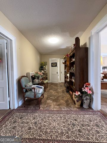 205 White Road, Byron, GA 31008