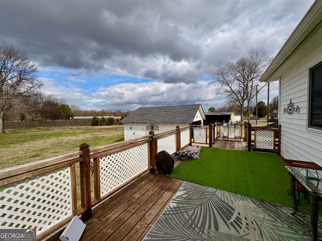 205 White Road, Byron, GA 31008