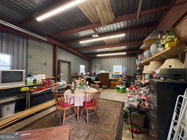 205 White Road, Byron, GA 31008