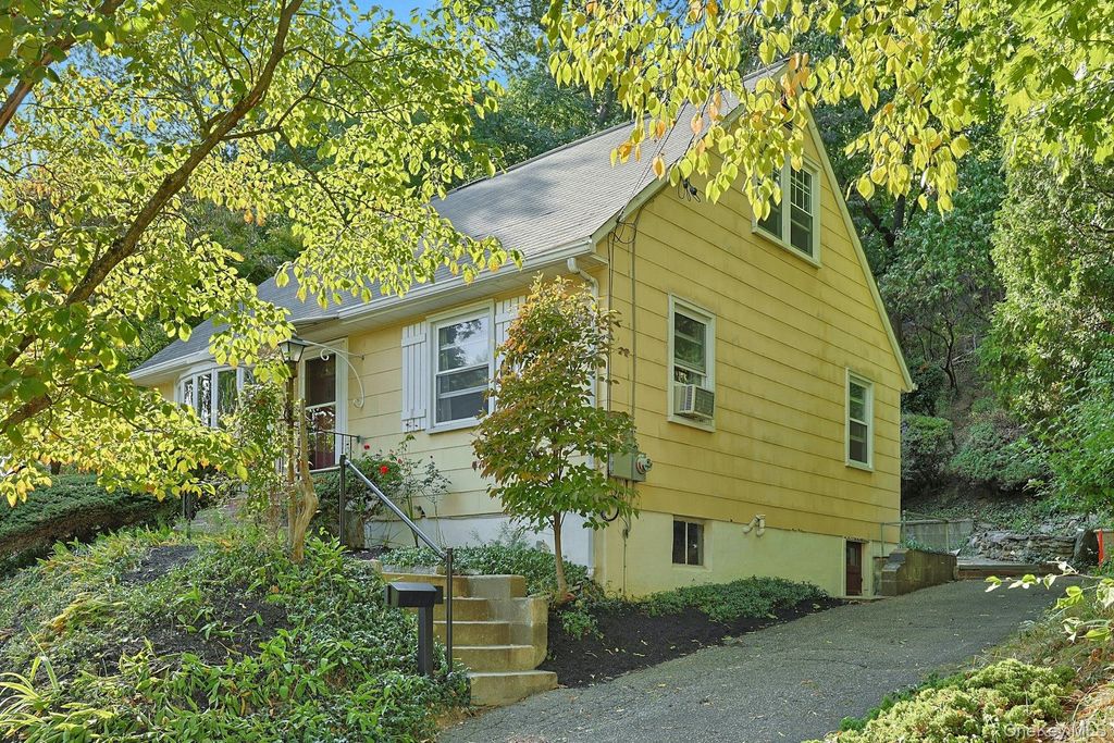 61 Snowden Avenue, Ossining, NY 10562