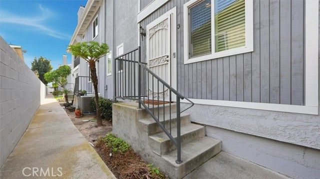 604 E 220th 3, Carson, CA 90745
