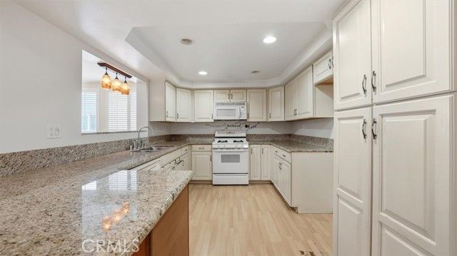 604 E 220th 3, Carson, CA 90745