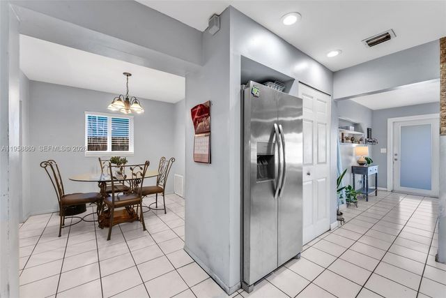 120 NW 52nd Ct, Oakland Park, FL 33309