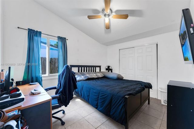 120 NW 52nd Ct, Oakland Park, FL 33309