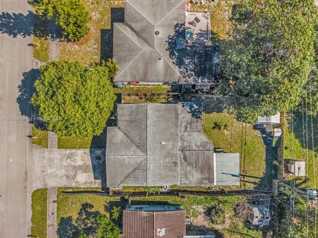 120 NW 52nd Ct, Oakland Park, FL 33309