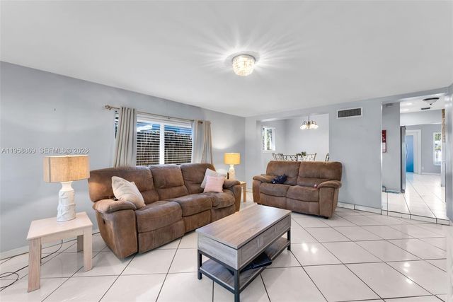 120 NW 52nd Ct, Oakland Park, FL 33309