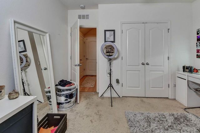 831 OAK HOLLOW LOOP, Deland, FL 32724