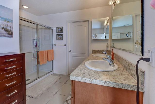 831 OAK HOLLOW LOOP, Deland, FL 32724